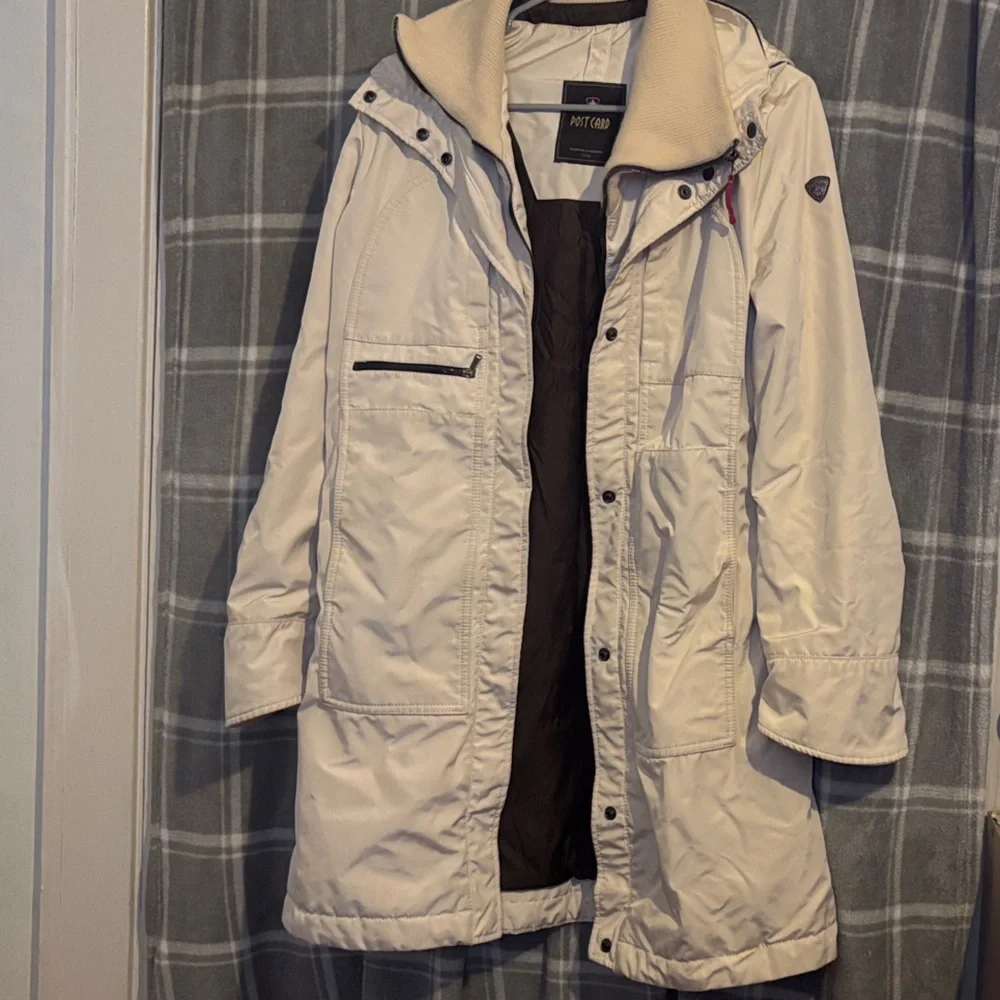 Woman’s Cream Parka by Post Card - Picture 1 of 3